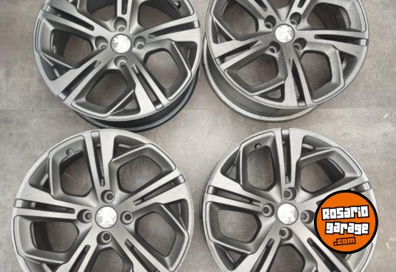 Accesorios para Autos - Llantas 17 Peugeot 208 GTI GT Muy buenas. $700.000 las 4. No bajo precio - En Venta