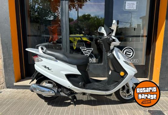 Motos - Suzuki AN 125 2016 Nafta 36000Km - En Venta