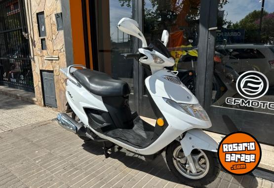 Motos - Suzuki AN 125 2016 Nafta 36000Km - En Venta