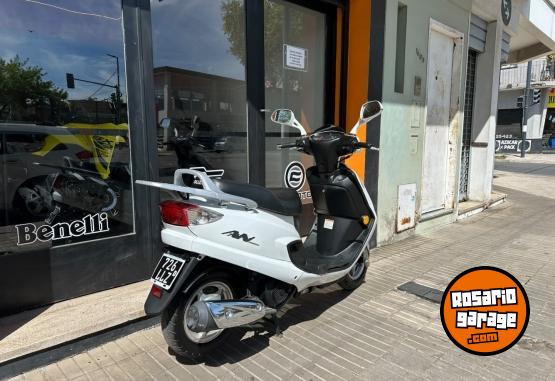 Motos - Suzuki AN 125 2016 Nafta 36000Km - En Venta