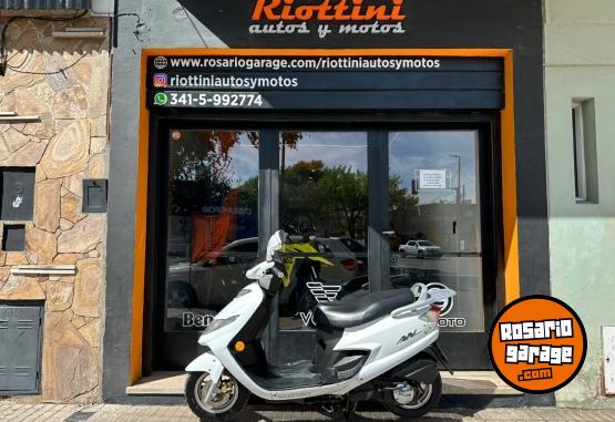 Motos - Suzuki AN 125 2016 Nafta 36000Km - En Venta
