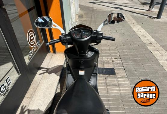 Motos - Suzuki AN 125 2016 Nafta 36000Km - En Venta