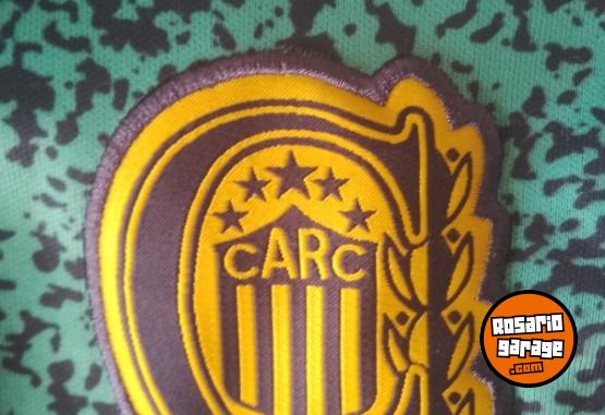 Indumentaria - Camiseta y campera rosario central - En Venta