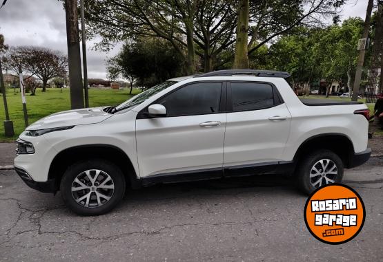 Camionetas - Fiat TORO FREEDOM 4X2 2022 Nafta 47000Km - En Venta