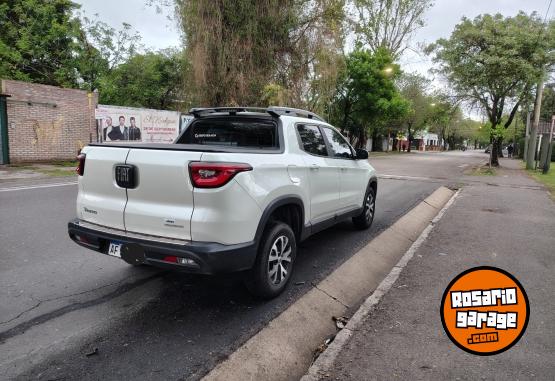 Camionetas - Fiat TORO FREEDOM 4X2 2022 Nafta 47000Km - En Venta