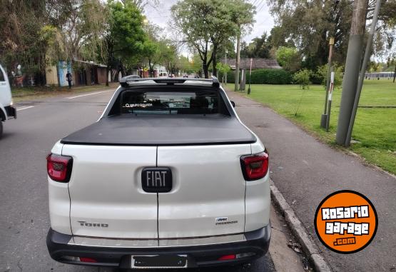 Camionetas - Fiat TORO FREEDOM 4X2 2022 Nafta 47000Km - En Venta