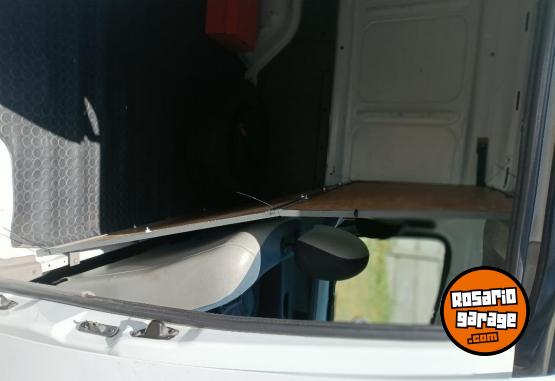 Utilitarios - Renault KANGOO 2012 GNC 245000Km - En Venta