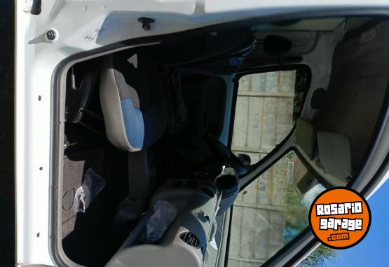 Utilitarios - Renault KANGOO 2012 GNC 245000Km - En Venta