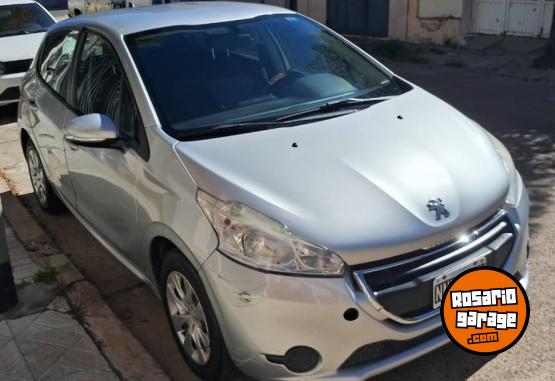 Autos - Peugeot 208 2014 Nafta 170000Km - En Venta