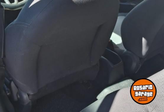 Autos - Peugeot 208 2014 Nafta 170000Km - En Venta