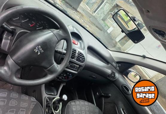 Autos - Peugeot 206 2006 Diesel 240000Km - En Venta