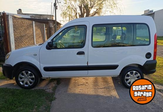 Utilitarios - Renault Kangoo 2011 GNC 145000Km - En Venta