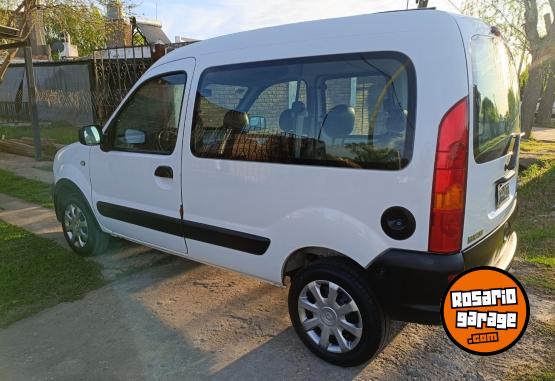 Utilitarios - Renault Kangoo 2011 GNC 145000Km - En Venta