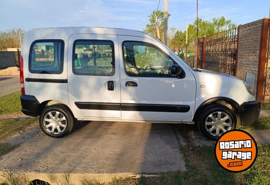 Utilitarios - Renault Kangoo 2011 GNC 145000Km - En Venta