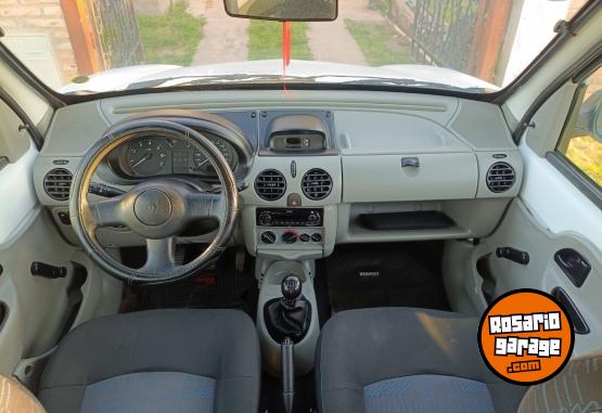 Utilitarios - Renault Kangoo 2011 GNC 145000Km - En Venta