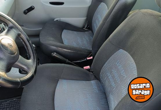 Utilitarios - Renault Kangoo 2011 GNC 145000Km - En Venta