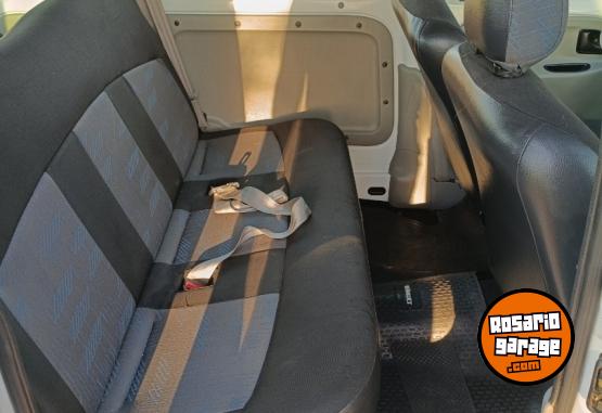Utilitarios - Renault Kangoo 2011 GNC 145000Km - En Venta