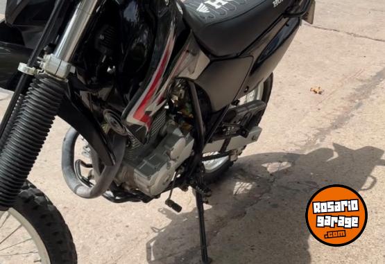Motos - Honda Tornado 2017 Nafta 7400Km - En Venta