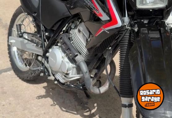 Motos - Honda Tornado 2017 Nafta 7400Km - En Venta