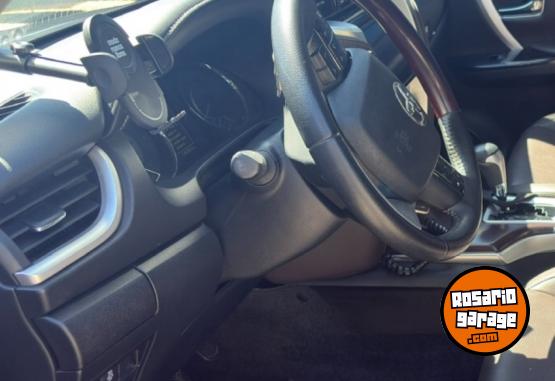 Camionetas - Toyota SW4 TDI 4x4 7 asientos 2018 Nafta 125000Km - En Venta