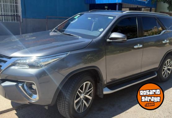 Camionetas - Toyota SW4 TDI 4x4 7 asientos 2018 Nafta 125000Km - En Venta