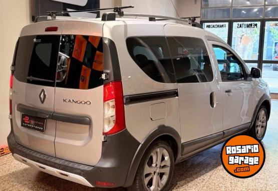 Utilitarios - Renault KAGOO II STEPWAY 2023 GNC 95000Km - En Venta