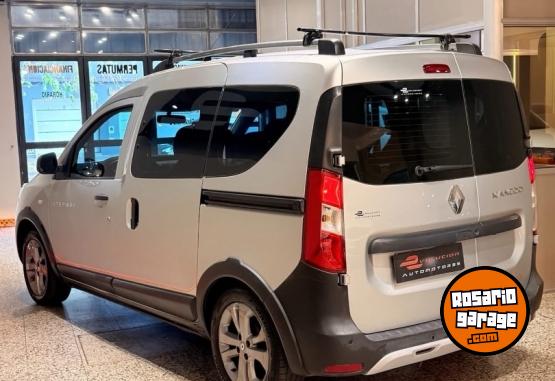 Utilitarios - Renault KAGOO II STEPWAY 2023 GNC 95000Km - En Venta