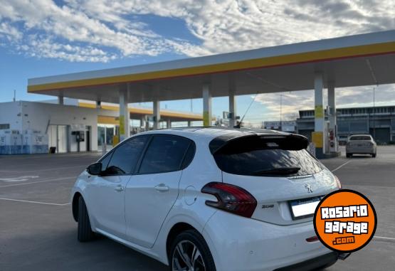 Autos - Peugeot 208 gt 2017 Nafta 99000Km - En Venta