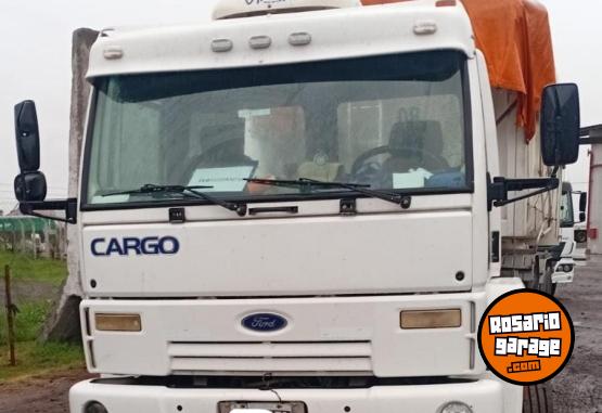 Camiones y Grúas - Ford Cargo 1722 - En Venta