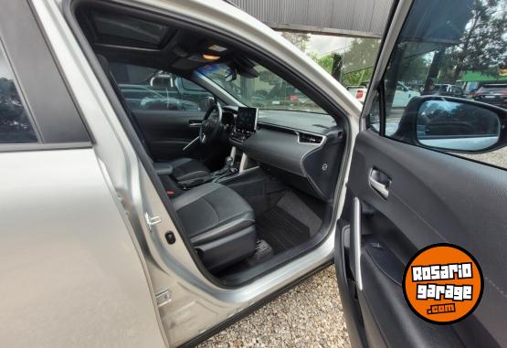 Camionetas - Toyota COROLLA CROSS SEG 2022 Nafta 110000Km - En Venta