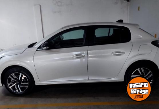 Autos - Peugeot Allure pack T200 2026 Nafta 9000Km - En Venta