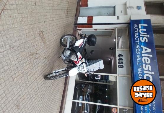 Motos - Honda Xr 250 tornado 2023 Nafta 700Km - En Venta