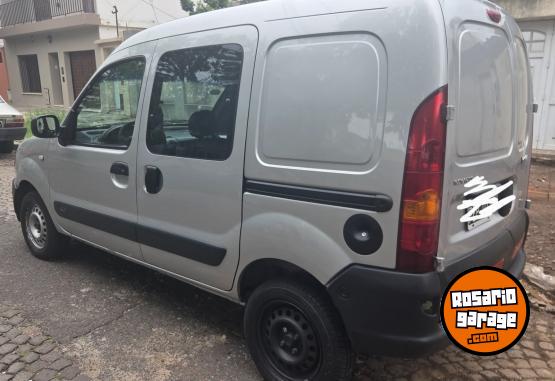 Utilitarios - Renault Kangoo confort 5 asientos 2015 GNC 161000Km - En Venta