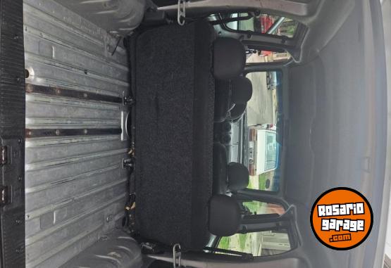 Utilitarios - Renault Kangoo confort 5 asientos 2015 GNC 161000Km - En Venta