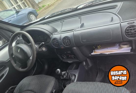 Utilitarios - Renault Kangoo confort 5 asientos 2015 GNC 161000Km - En Venta
