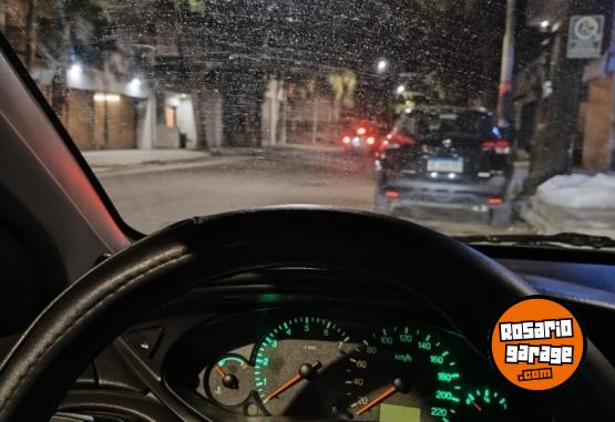 Autos - Ford Focus 2005 GNC 190000Km - En Venta