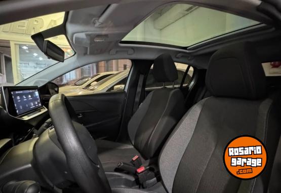 Autos - Peugeot 208 2023 Nafta 30000Km - En Venta