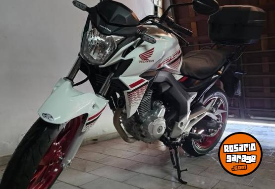 Motos - Honda CB250 Twister 2023 Nafta 9600Km - En Venta