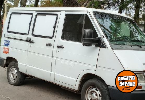 Utilitarios - Renault Traffic 2001 GNC 200000Km - En Venta