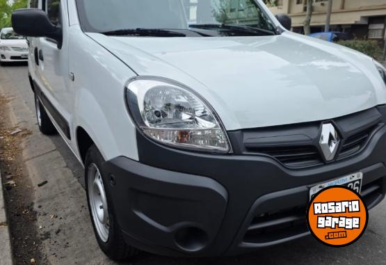 Utilitarios - Renault Kangoo 2015 Nafta 115000Km - En Venta
