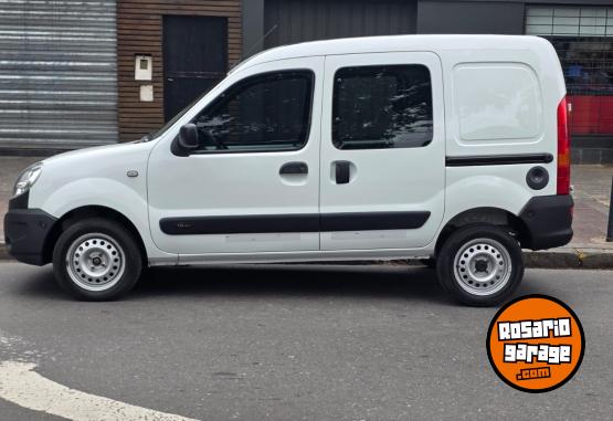 Utilitarios - Renault Kangoo 2015 Nafta 115000Km - En Venta