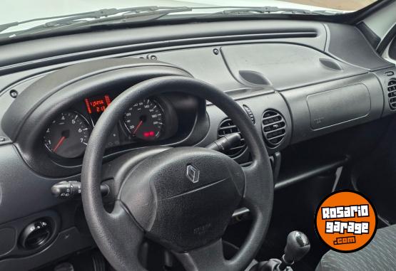 Utilitarios - Renault Kangoo 2015 Nafta 115000Km - En Venta