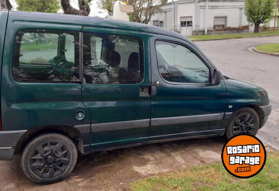 Utilitarios - Peugeot Partner 2000 Diesel 390000Km - En Venta