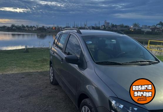 Autos - Volkswagen Suran 2012 GNC 111111Km - En Venta