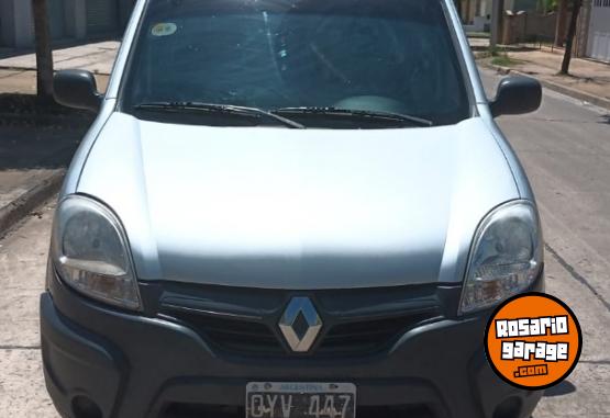 Utilitarios - Renault Kangoo 2015 GNC 161000Km - En Venta