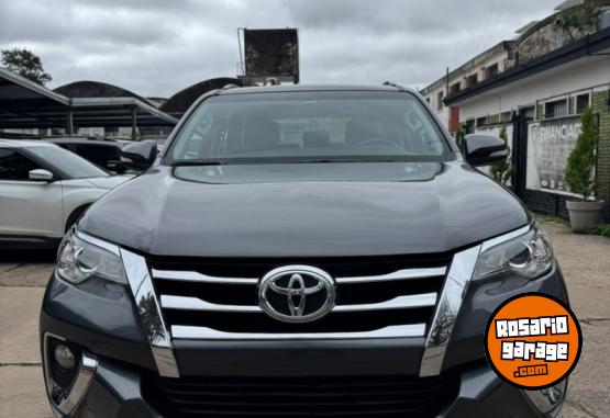 Camionetas - Toyota SW4 SR 2.8 TDI 4x4 MT 2017 Diesel 154000Km - En Venta