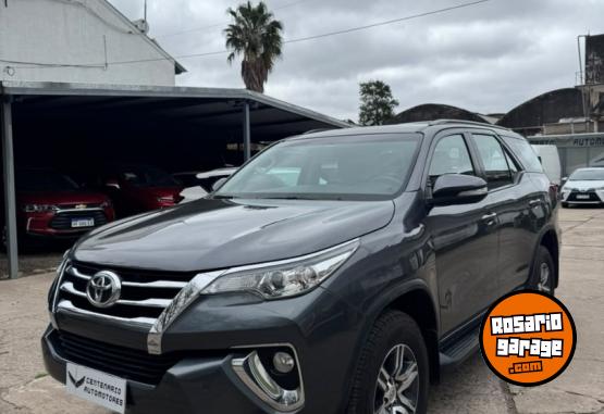 Camionetas - Toyota SW4 SR 2.8 TDI 4x4 MT 2017 Diesel 154000Km - En Venta