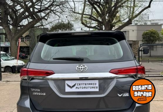 Camionetas - Toyota SW4 SR 2.8 TDI 4x4 MT 2017 Diesel 154000Km - En Venta