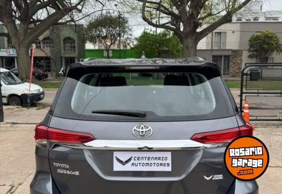 Camionetas - Toyota SW4 SR 2.8 TDI 4x4 MT 2017 Diesel 154000Km - En Venta