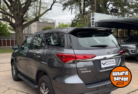 Camionetas - Toyota SW4 SR 2.8 TDI 4x4 MT 2017 Diesel 154000Km - En Venta